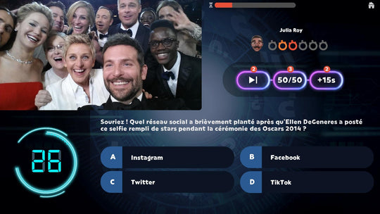 Tapis rouge et statuettes